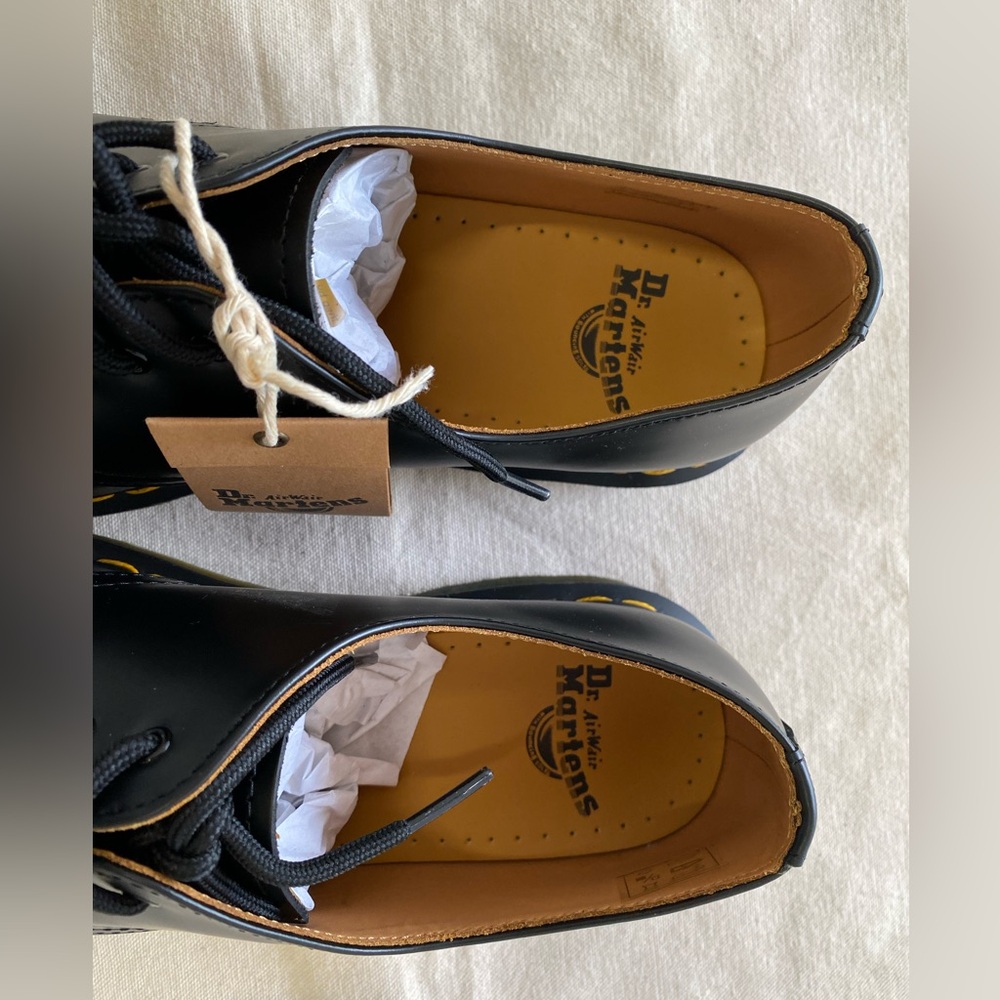 NIB Dr. Martens 1461 Unisex Black Leather Oxfords Yellow Stitching Standard Fit - Picture 3 of 10